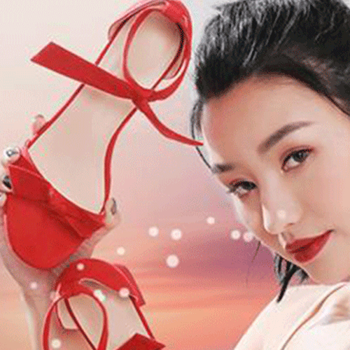 必登高女鞋品牌，演绎都市女性的时尚艺术