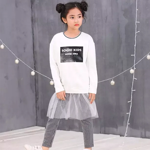 卓维乐童装尽情的满足宝宝内心的小世界！