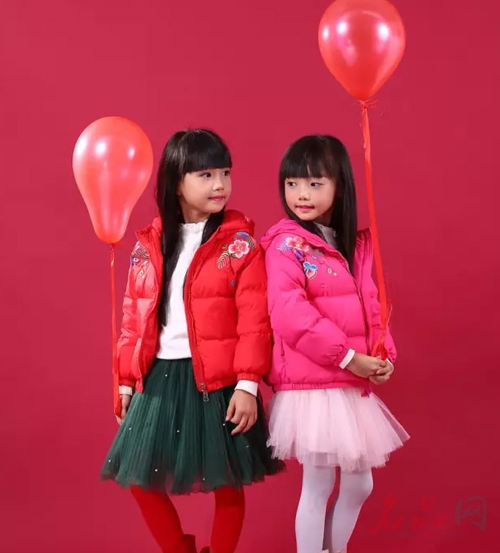 汪小荷童装2017新款羽绒服抢先上市!