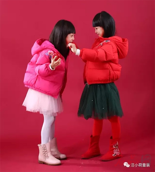 汪小荷童装2017新款羽绒服抢先上市!