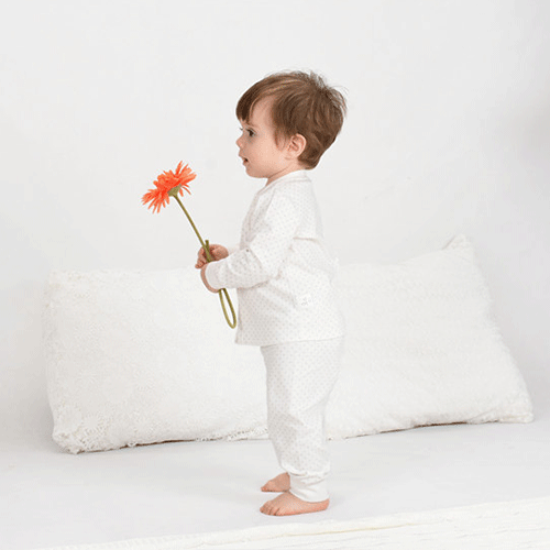 小知识：卓儿教你几招 宝宝冬天睡觉无烦恼