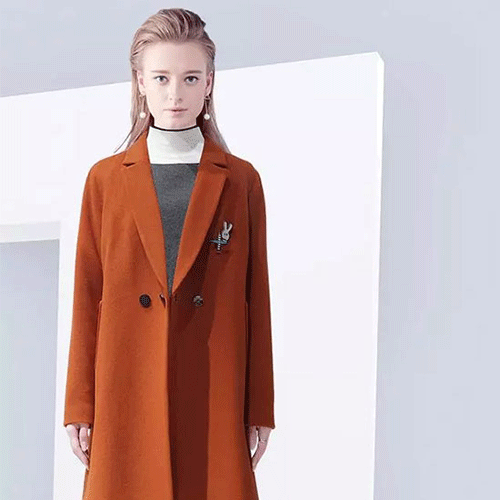 JOEM卓影 今冬时髦精最爱 比驼色更衬肤色的“枫叶色”