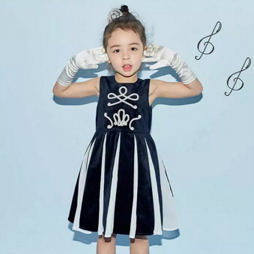 艾卡米勒童装2018夏日宫廷系列优雅亮相