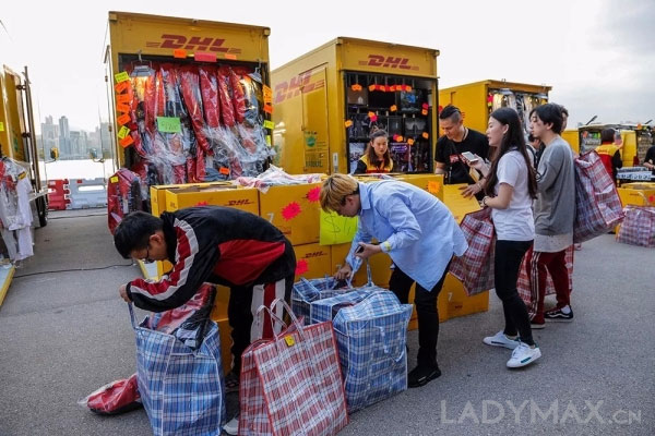 Vetements面对热度下滑、卖不出去困境 难道开始不火了吗?