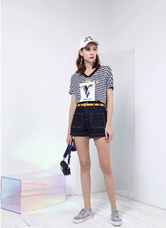 闷热的夏日即将到来 你的 蓝 朋友已上线