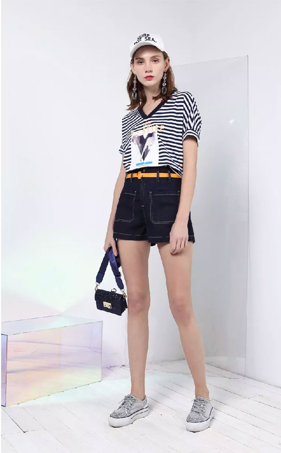 闷热的夏日即将到来 你的 蓝 朋友已上线