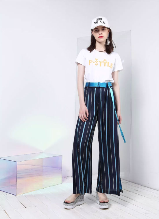 闷热的夏日即将到来 你的 蓝 朋友已上线