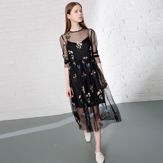 春美多女装：瞧 这就是碎花裙套装的威严