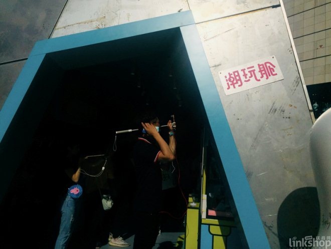 韩都衣舍在线下首次开了个高颜值快闪店 想表达什么?
