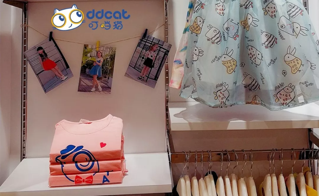 1526868554368636.gif 2.gif