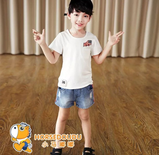 小马嘟嘟品牌童装:人比山高 脚比路长