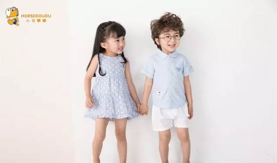 小马嘟嘟<a  data-cke-saved-href='http://news.china-ef.com/list-85-1.html' href='http://news.china-ef.com/list-85-1.html'  style='text-decoration:underline;'  target='_blank'>童装</a>：生二胎必学的六种搭配风格