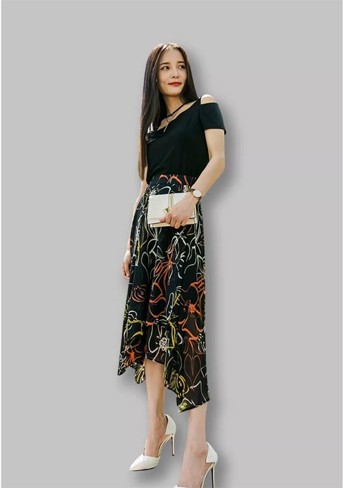 YUNSHUO允硕女装:即使衣柜再满 总缺下一件