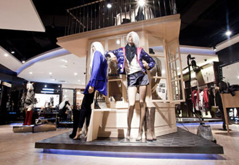 来尔佳昵LARCHY形象店