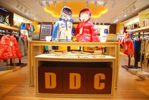 叮当猫形象店面