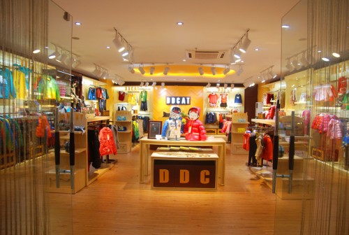 叮当猫形象店面