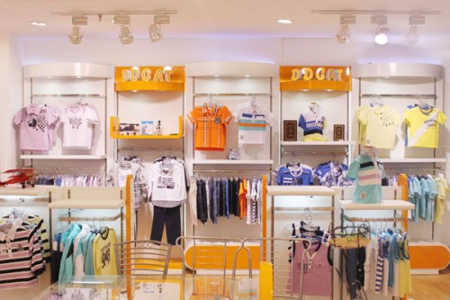 叮当猫形象店面