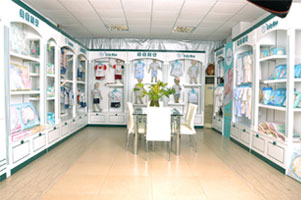 贝贝利安童装 魔力形象店