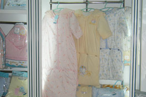 贝贝利安童装 魔力形象店