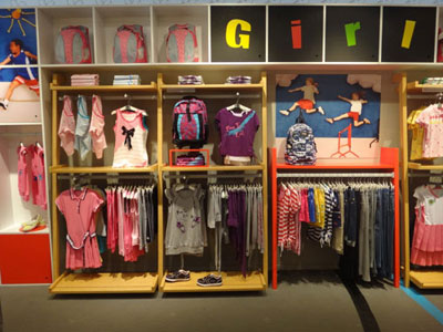 李宁童鞋店铺形象图