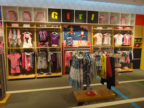 李宁童鞋店铺形象图