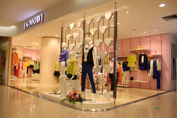 爱莫品牌女装店面展示