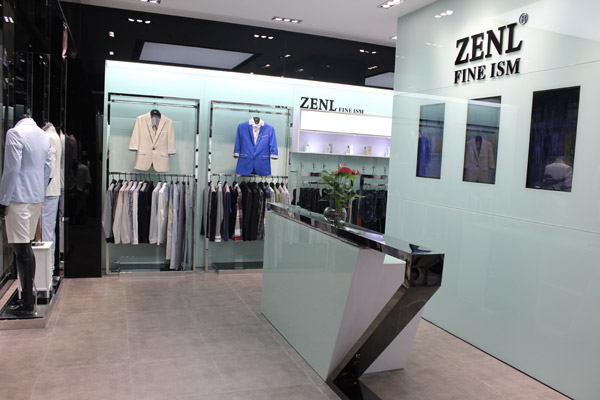 佐纳利品牌男装店面展示