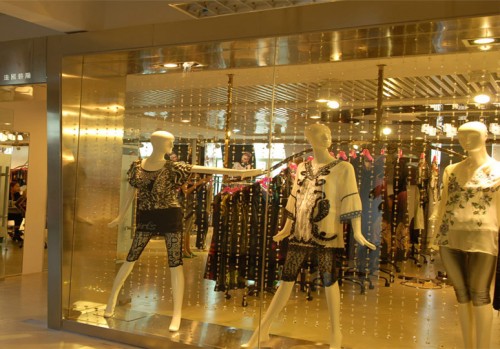 法国碧阳女装店铺