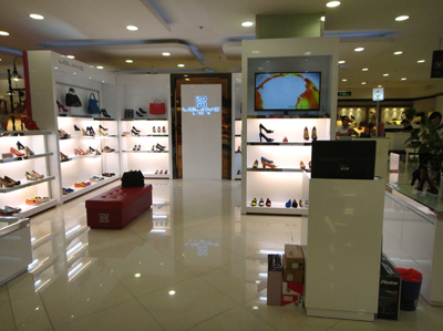 罗拉尼克加盟店展示