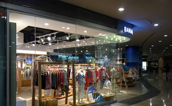 banana baby童装店面形象展示