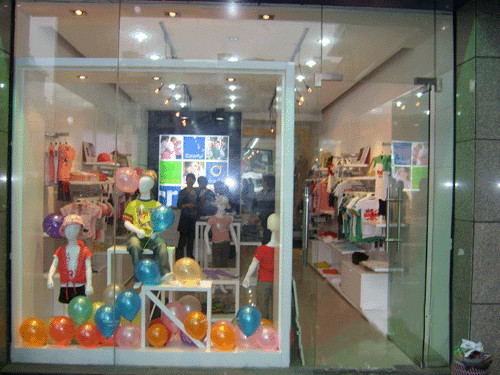 迪迪鹿童装实体店