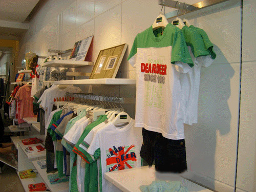 迪迪鹿童装实体店