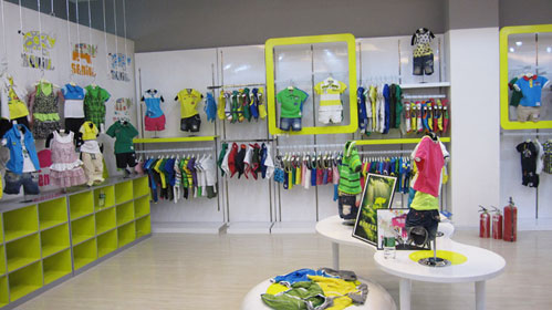 小犀牛童装店面形象