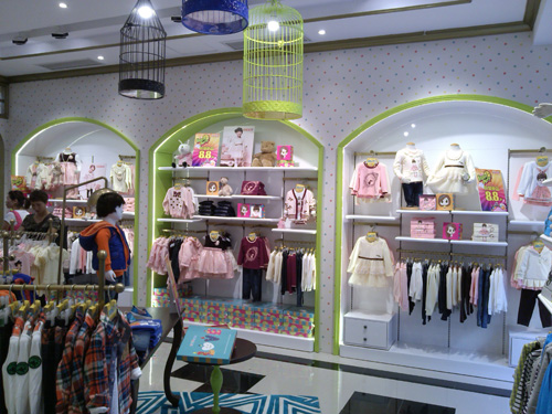 力果童装专卖店形象