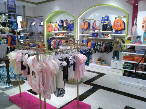 力果童装专卖店形象