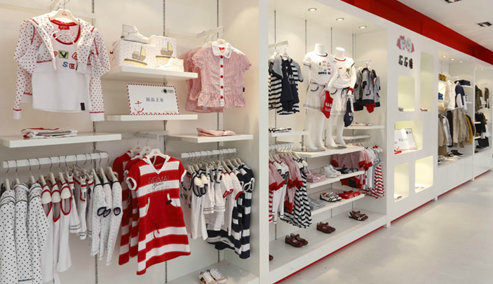 gg唛童装店面展示