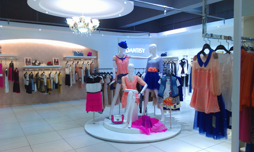 深圳丹缇施服装有限公司专卖店形象展示