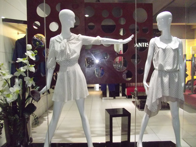 深圳丹缇施服装有限公司专卖店形象展示