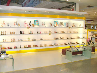 康莉、安玛莉品牌女鞋店面展示