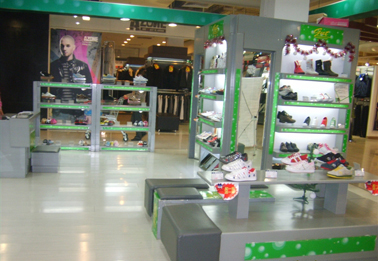 古琳达姬店面展示