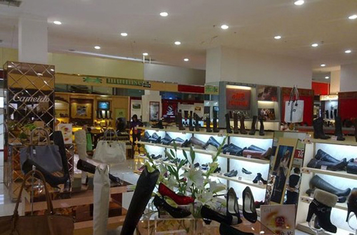 卡美多女鞋店面形象展示