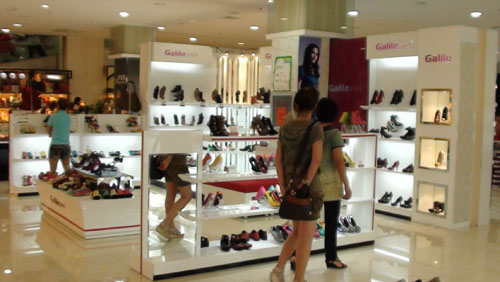 嘉俪多女鞋店面展示