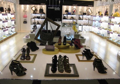 蜜丝罗妮鞋帽店铺展示