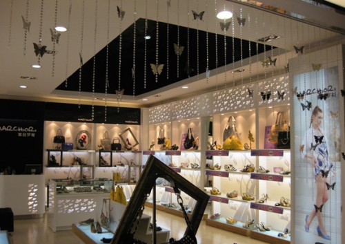 蜜丝罗妮鞋帽店铺展示