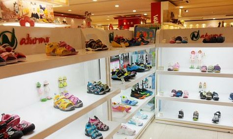 那都乐品牌童鞋店面形象展示