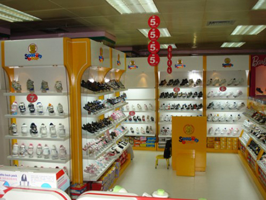 笨笨鼠童鞋店面形象图