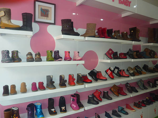 奈足童鞋店面形象展示