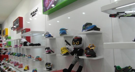 黑猫警长店面形象图