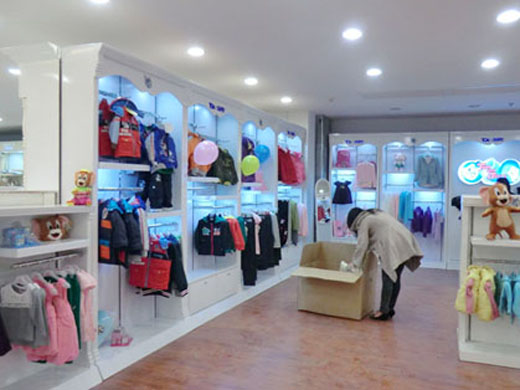 猫和老鼠童装店面展示