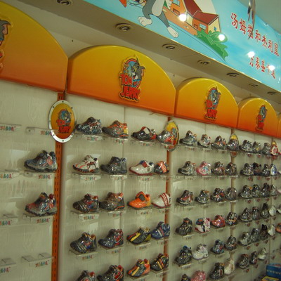 猫和老鼠童鞋店面展示